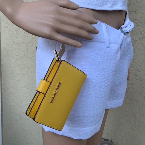 Michael Kors Jet Set Travel BIFLD Zip Coin Wallet - Picture 9 of 16